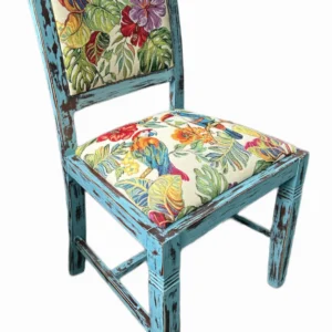 Silla madera en azul envejecido y tapizada con motivos tropicales