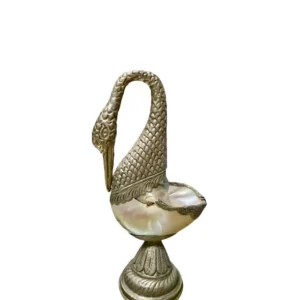 Cisne decorativo elaborado con concha natural y alpaca
