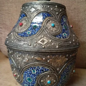 Jarrón en plata vieja y porcelana con piedras incrustadas