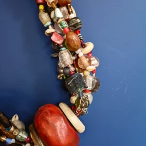 Collar decorativo porcelánico grande